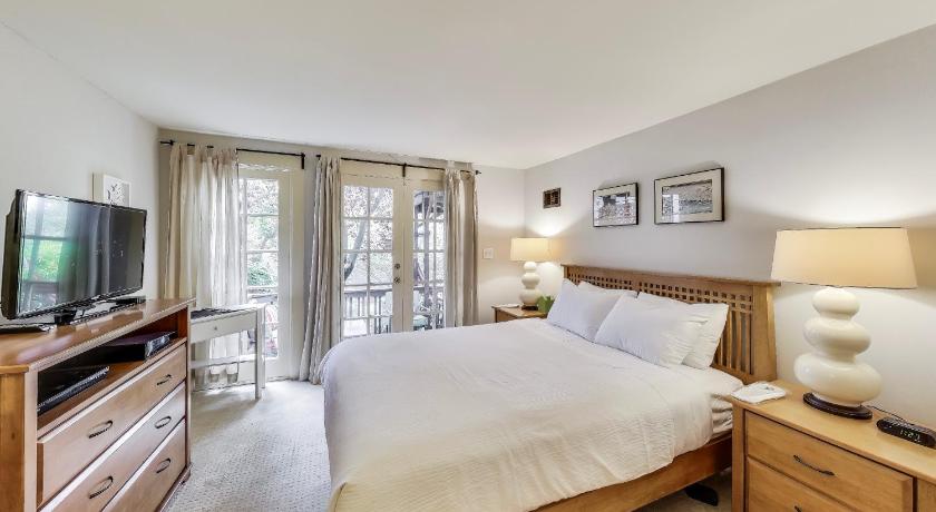 Quiet Studio Near Glen Park