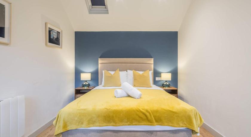 King Deluxe Ensuite with Courtyard View - Hawking