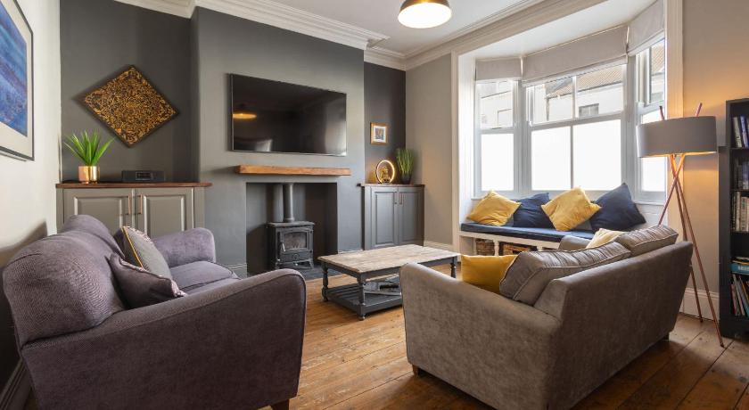 Host & Stay - Garnet Street