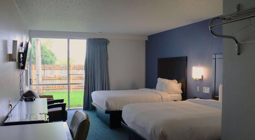 Travelodge by Wyndham Milwaukee