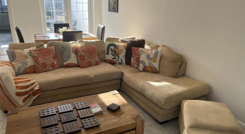 City Reach Retreat Spacious 4Bed House Startford Maryland Great Transport Links