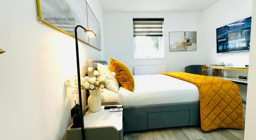 Ensuite Luxury Bedroom In Purfleet
