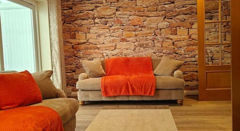 Stunning 5-bed House near NEC & BHX