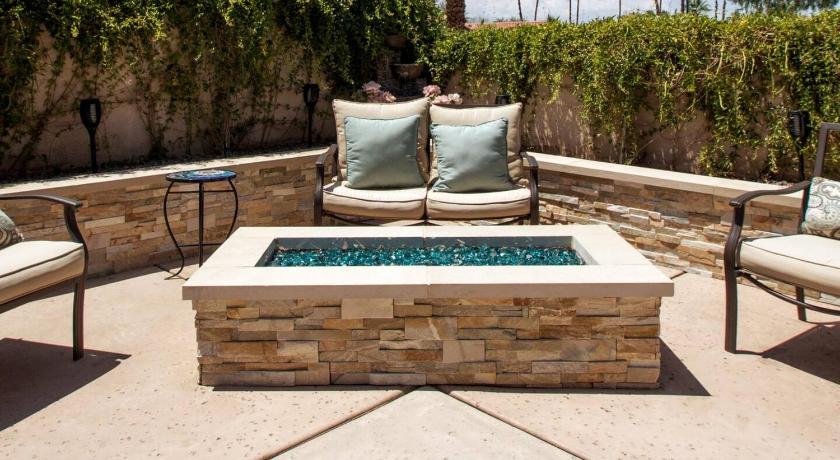 Private Casita in the Heart of Palm Desert