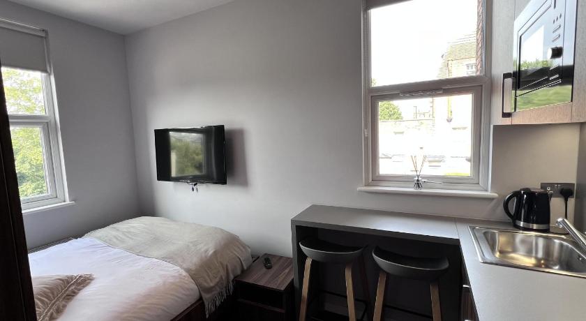 London Studio Retreat - Colney Hatch Lane