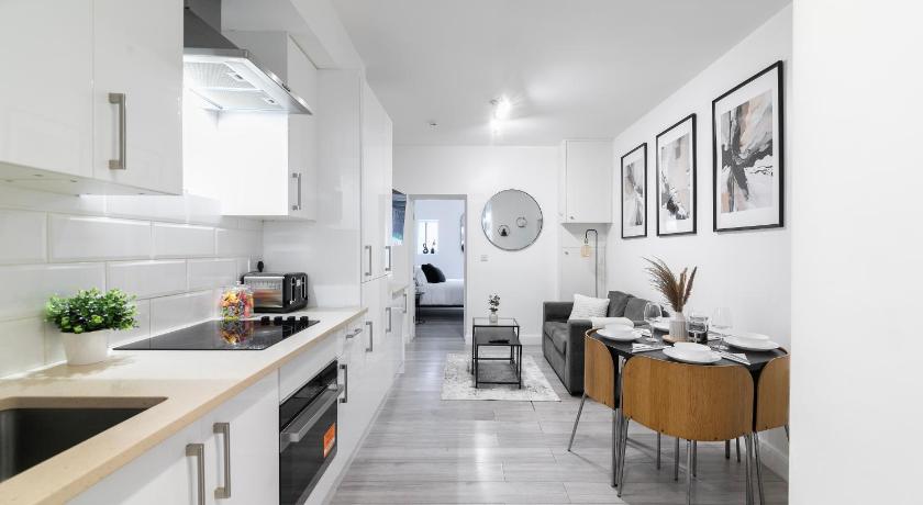 Modern 3 Bedroom House Edgware