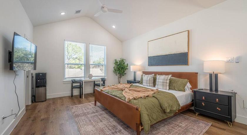 Boho-Mod Studio at East Downtown