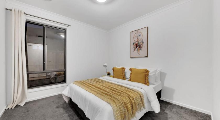 Ensuite Room truganina 20 min CBD Airport