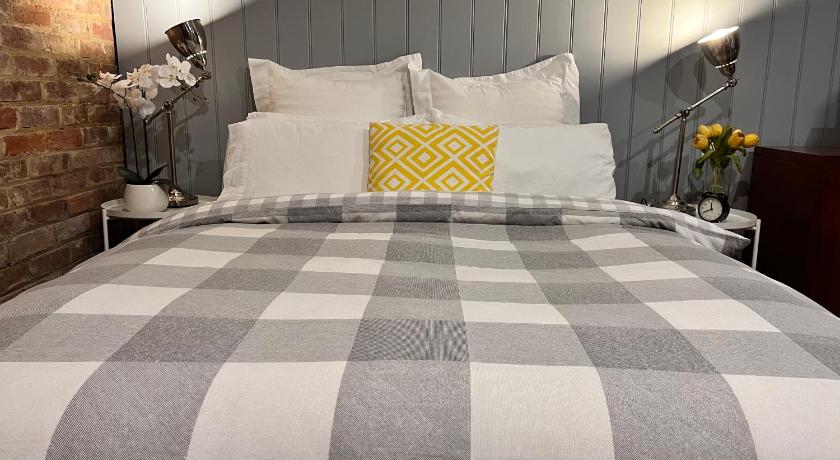 The Coachhouse - studio apartment