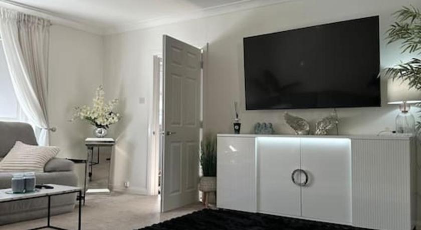 3 double bedroom spacious flat