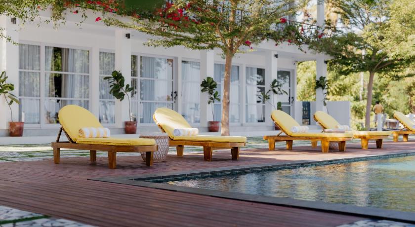 Muara Lovina Hotel