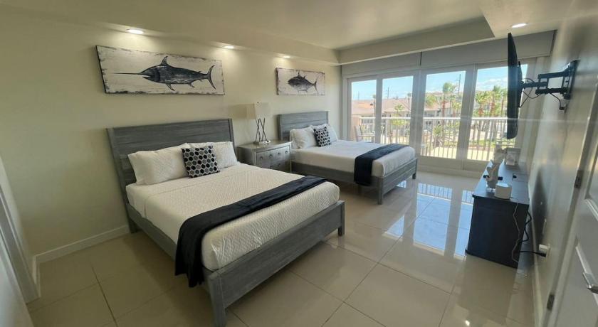 Beachfront Luxury Renewed Condo