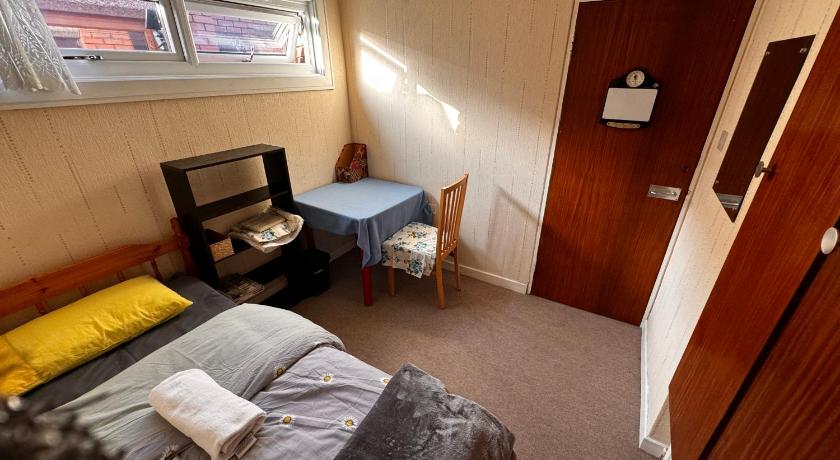 Double room best location near shopping center & free parking