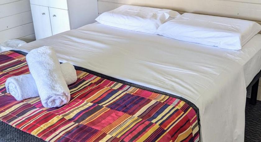 GRAND CENTRAL HOTEL PROSERPINE