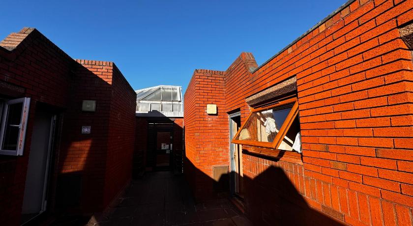 Two-bedroom flat Close to Uni & shopping center with free parking