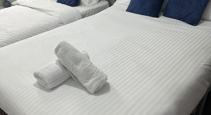 1BR Hideaway Near NEC & Resorts World - Ideal for Travelers