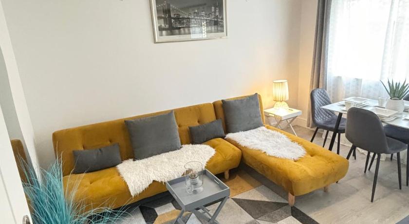 Cosy Modern Flat with garden