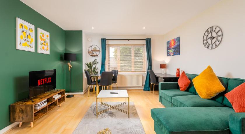 Central Coventry Flat Free Parking Sleeps 6