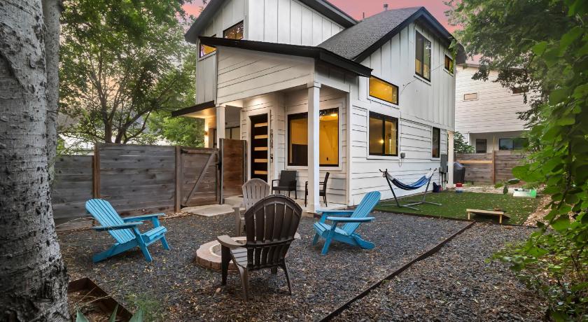 East Side Haven - Blocks from Local Food Legends