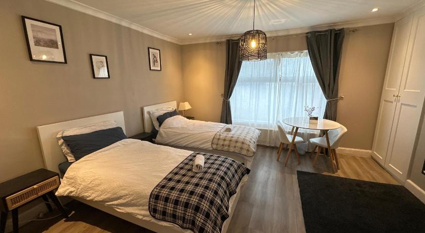 Park Terrace Family Room