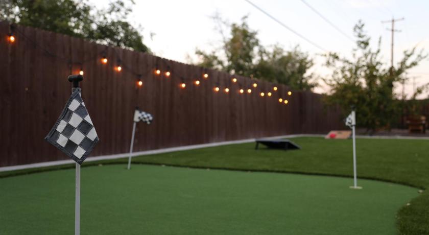 Old Town Scottsdale Home - Pool, Golf, and Fire Pit