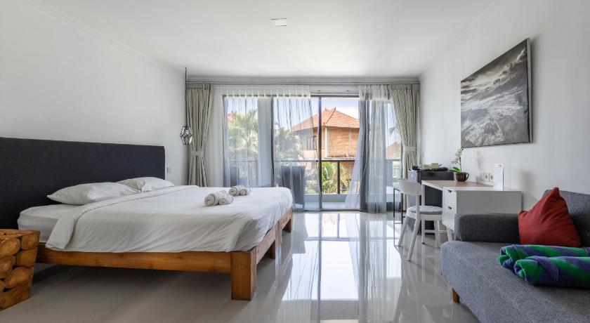 Deluxe Room with Pool View