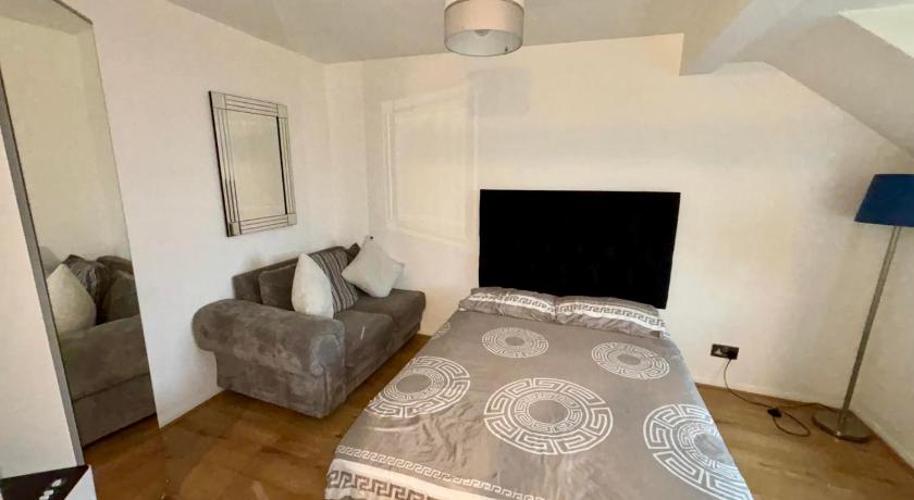 KS Bromley Apartments