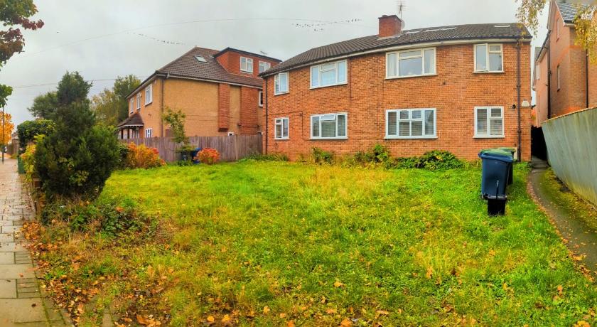 Double Bedrooms, Close to Tube Stations