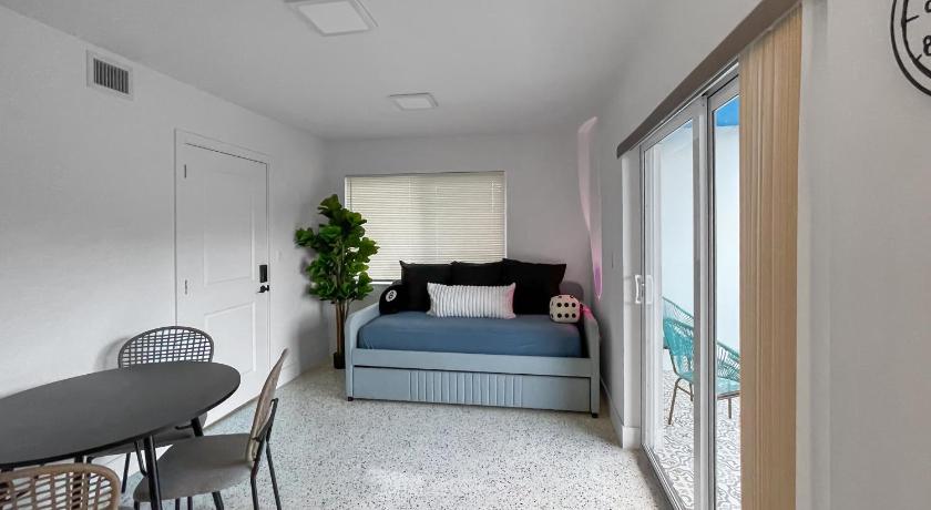 Newly Remodeled full Apartment