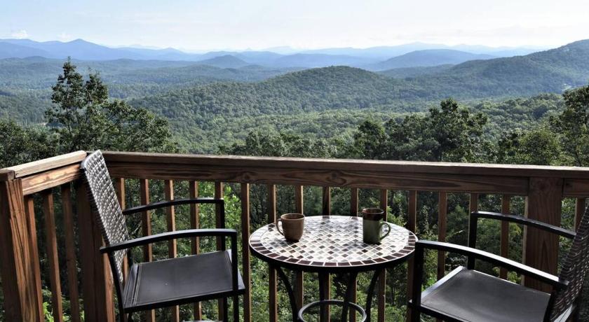 UNQUESTIONABLY the BEST VIEWS in North Georgia