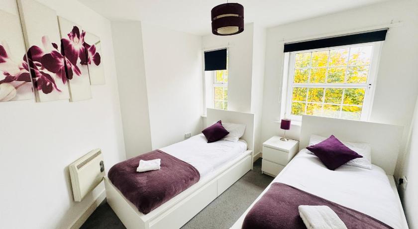 Spacious 2-Bedroom Haven with Modern Amenities in Bradley Stoke