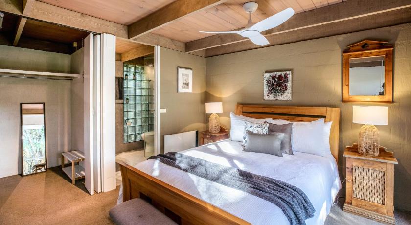 Coastal Couple Retreat - Gas Log Fireplace - Sleeps 2 - Ocean Grove