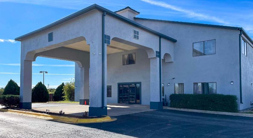 Econo Lodge Inn & Suites Sweetwater I-20