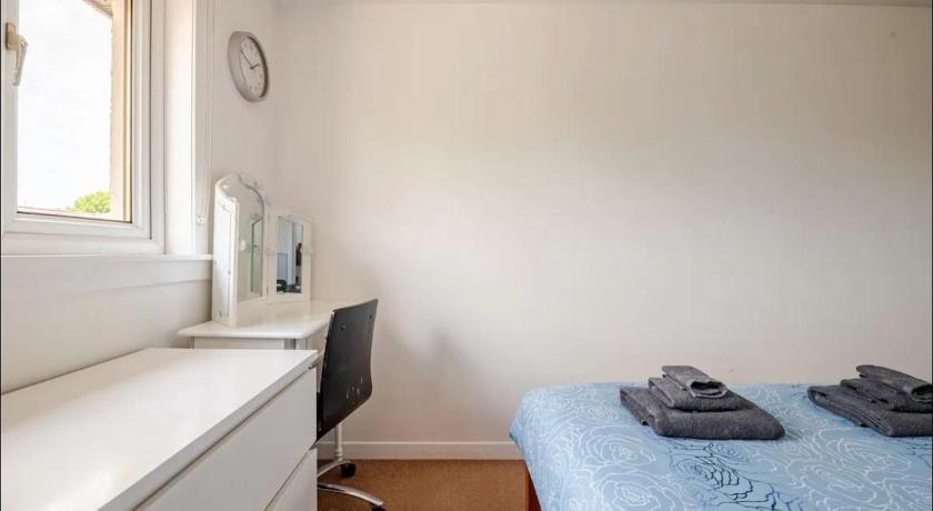 LITTLE FRANCE House room2