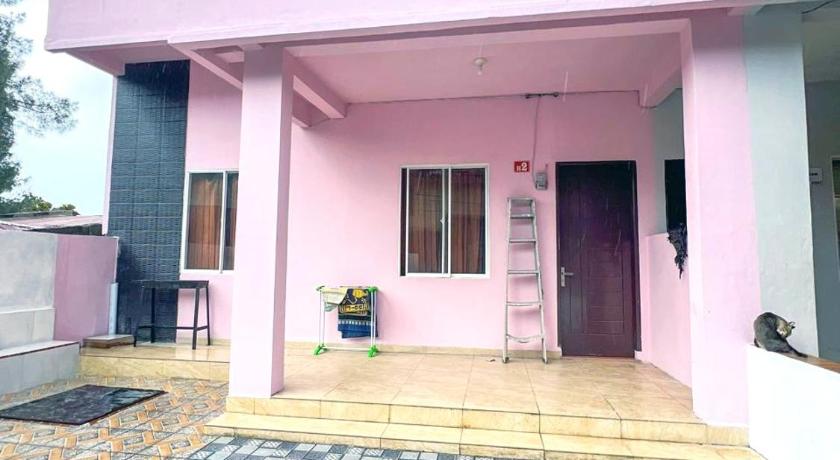 VILLA BUKIT MAS 4 KAMAR BERASTAGI SEBRANG MIKIE Funland