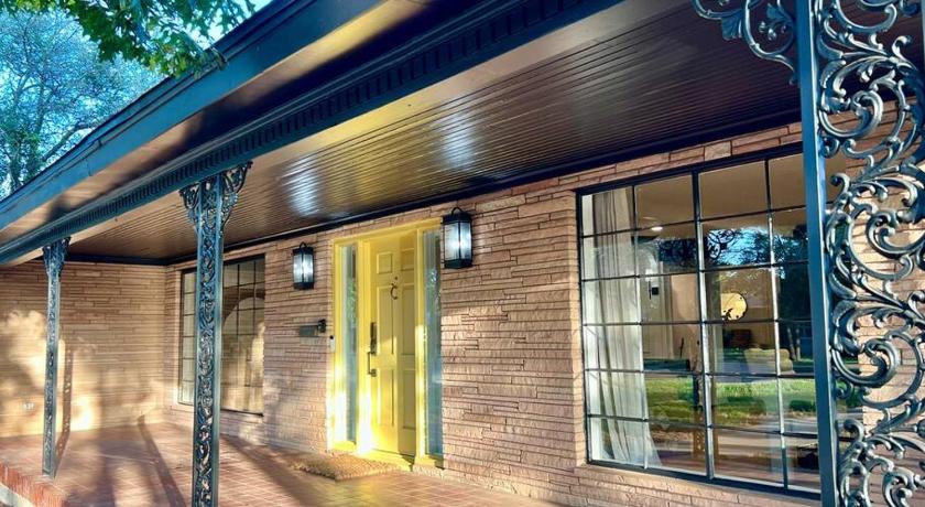 Barrel Oak Mansion- Fire pit, & pool table NR TTU
