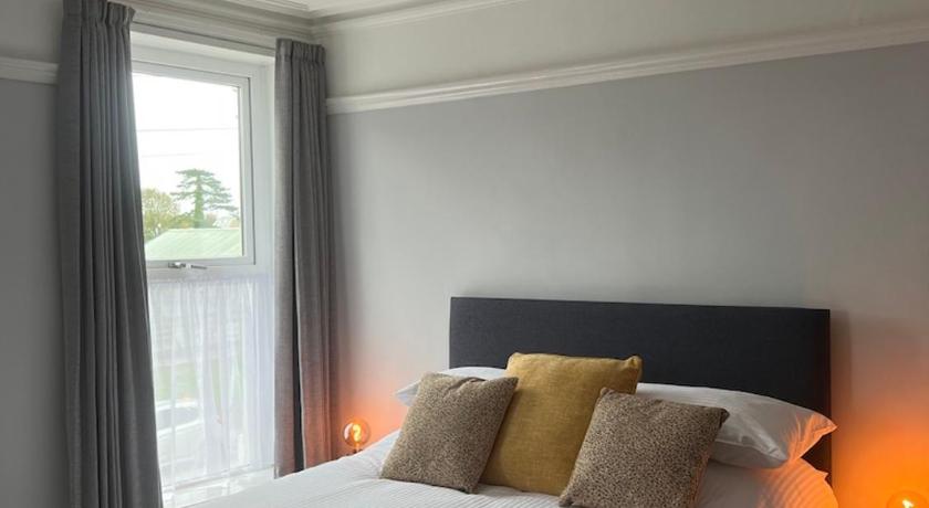 Brynhyfryd Guest House
