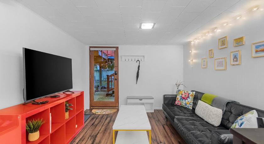 Green Lake Zen Garden Basement