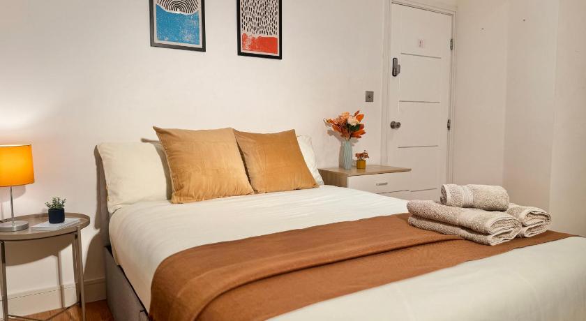 En-suites with Free Parking 30min to Central London