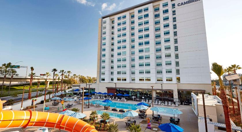 Cambria Hotel & Suites Anaheim Resort Area