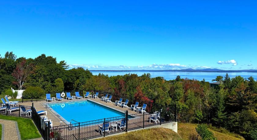 Atlantic Eyrie Lodge