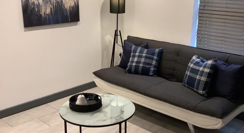 Modern 2 Bed Apartment in Bicester Town Centre