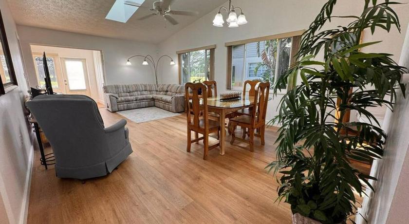Stylish budget friendly retreat!
