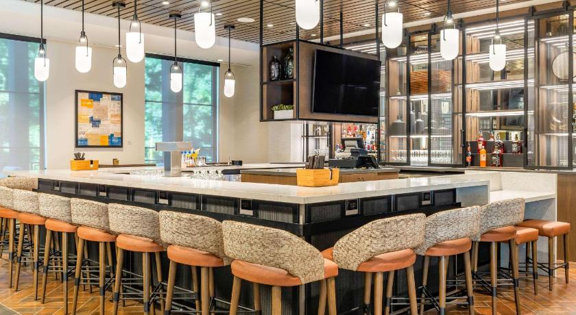 Cambria Hotel New Haven University Area