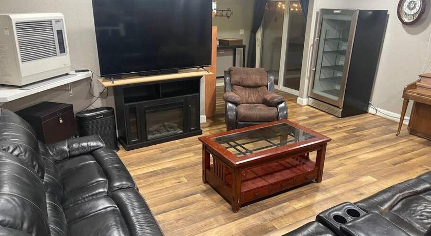 Cute 3 bedroom home in town