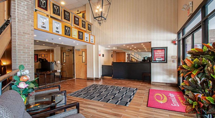 Econo Lodge Metro