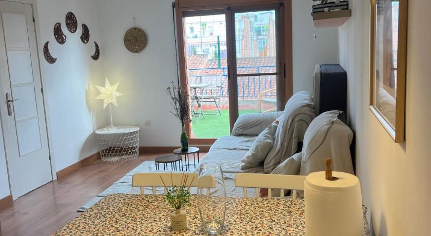 Private Double Room in a Shared Penthouse with Patios