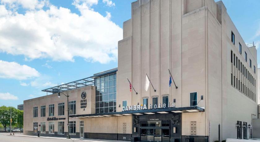 Cambria Hotel Detroit Downtown