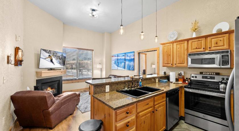 Cozy 1BR Condo in Canyon Village