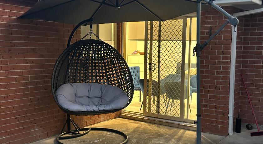 Spacious, cosy and affordable room if no one book in the other 2 room you will stay by yourself in t